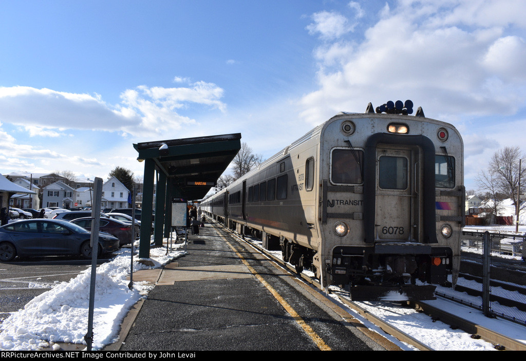 Comet V Cab Car # 6078 leads NJT Train # 5522 into Raritan Station